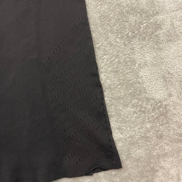 Lululemon Short Sleeve Shirt Tee Womens 6 Black Seamless Running - Picture 2 of 8